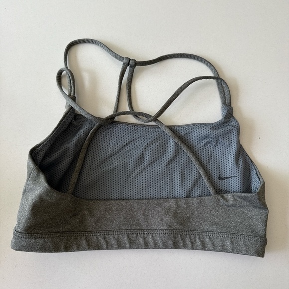Nike sports bra size small - Picture 2 of 2